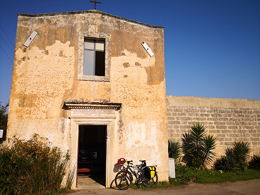 Fronte Chiesa Rupestre Madonna del Pisello