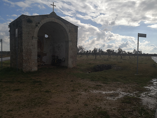 La chiesa rupestre e la bicicletta