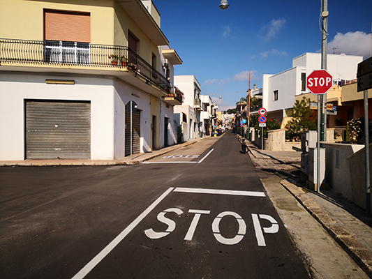 Stop incrocio e bicicletta