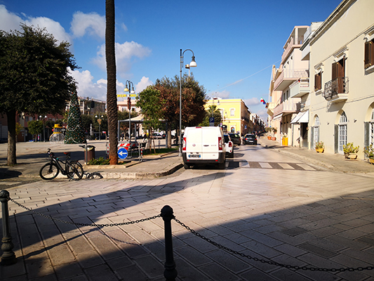 La piazza e la bicicletta