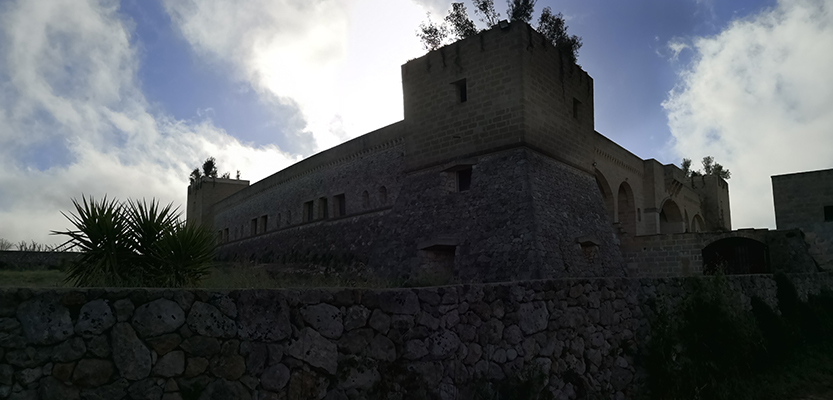 Masseria fortificata Monti prospettiva laterale