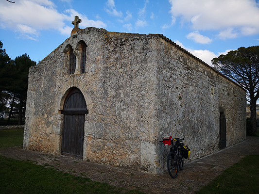Chiesetta Santa Eufemia con bicicletta