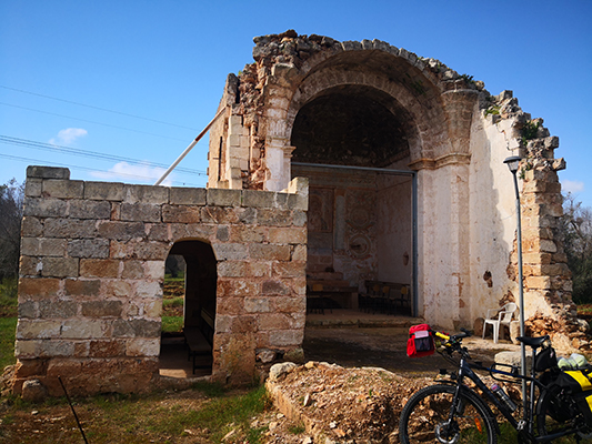 Cripta Madonna della Grottella e bicicletta