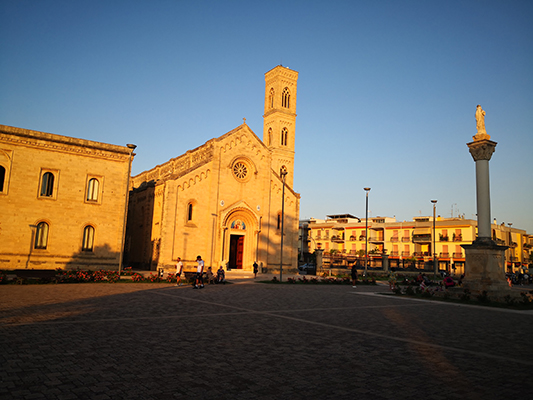 La basilica vista dalla piazza antistante