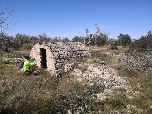 Le costruzioni in pietra lungo il percorso